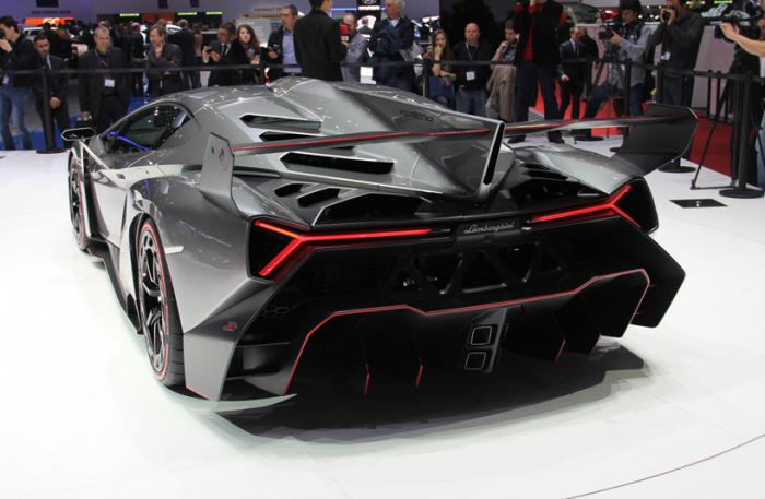Lamborghini Veneno - una delle auto più esclusive del pianeta