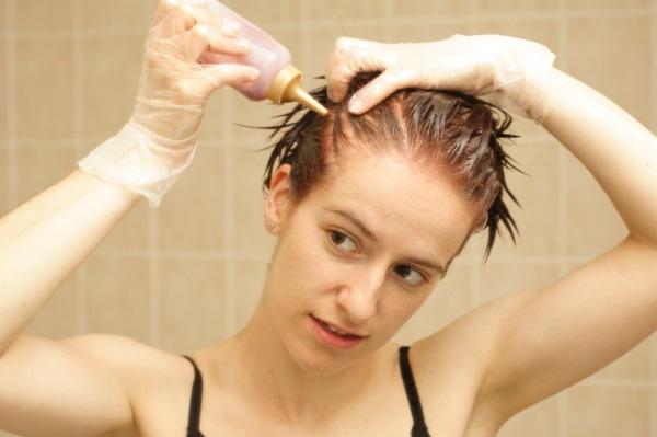 Che asciugare la tintura per capelli dalla pelle: consigli utili