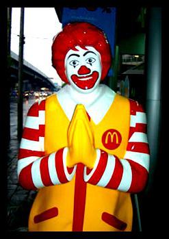 Ronald McDonald è la mascotte di McDonald's