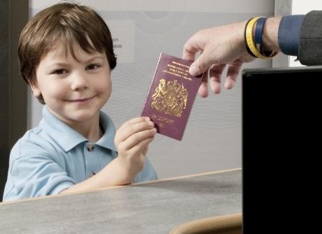 Procedura di cambio passaporto all'età di 20 e 45 anni
