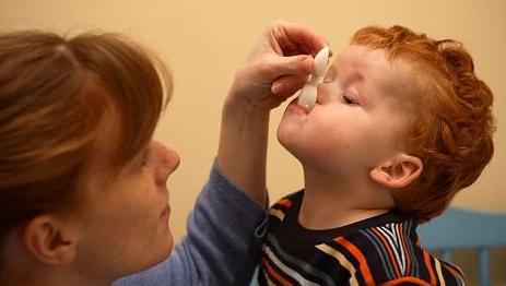 Perché c'è una febbre senza sintomi in un bambino?
